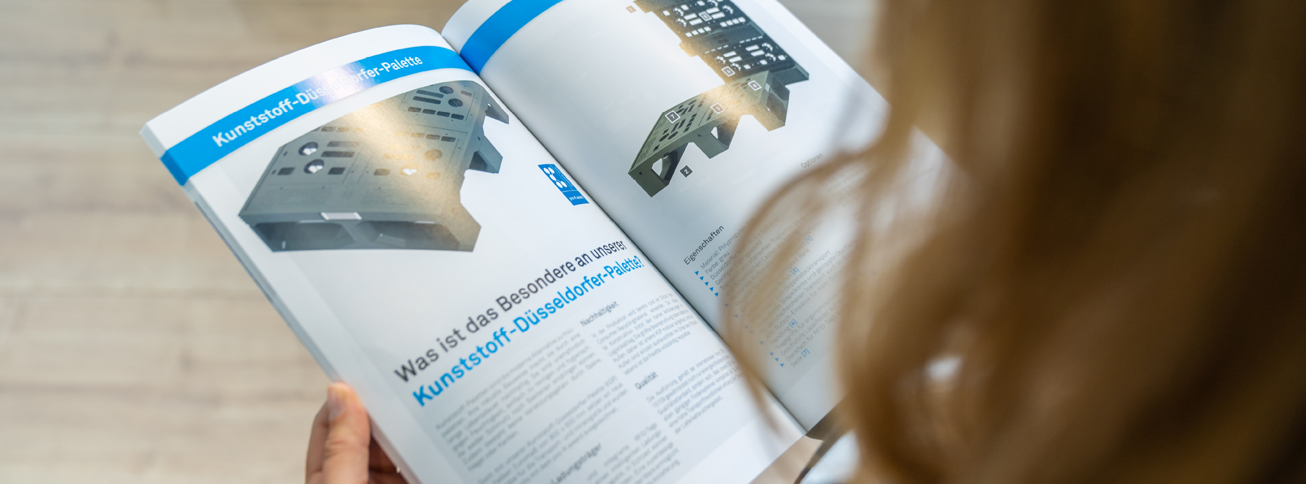Aufgeschlagener Katalog von WALTHER Faltsysteme