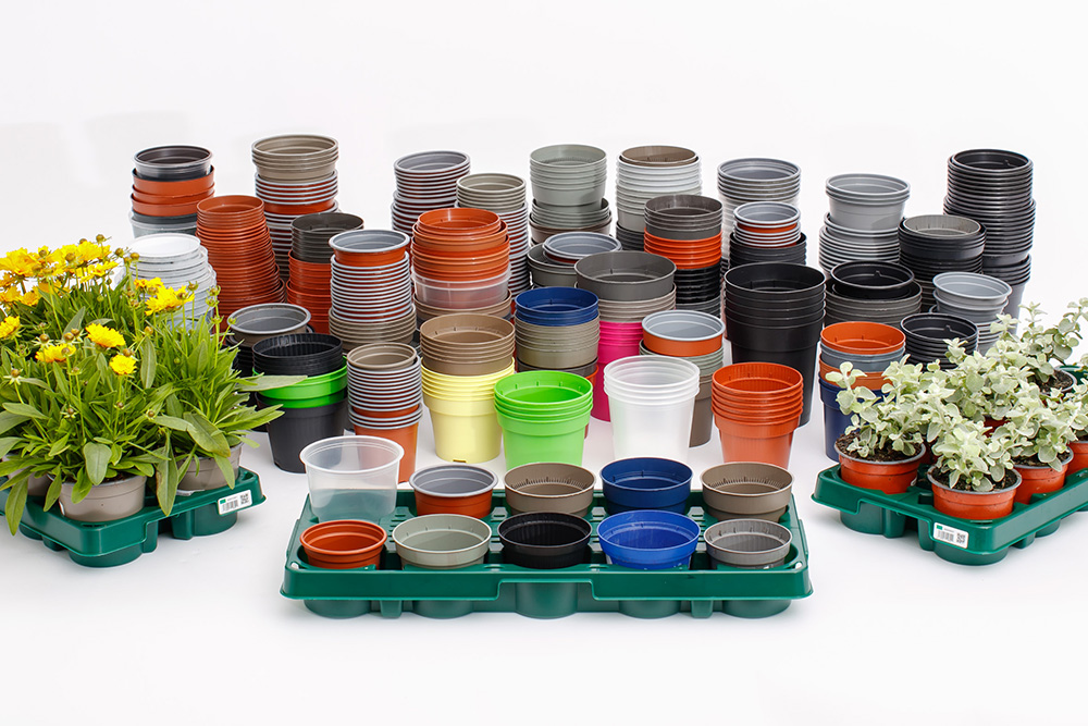 The new Euro Plant Tray with numerous plastic plant pots in many different sizes