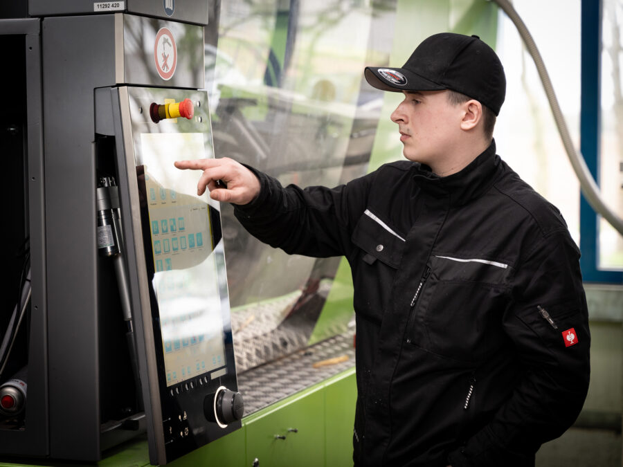 Ausbildung Kunststoff- und Kautschuktechnologe/ -technologin bei der WALTHER Faltox-Gruppe