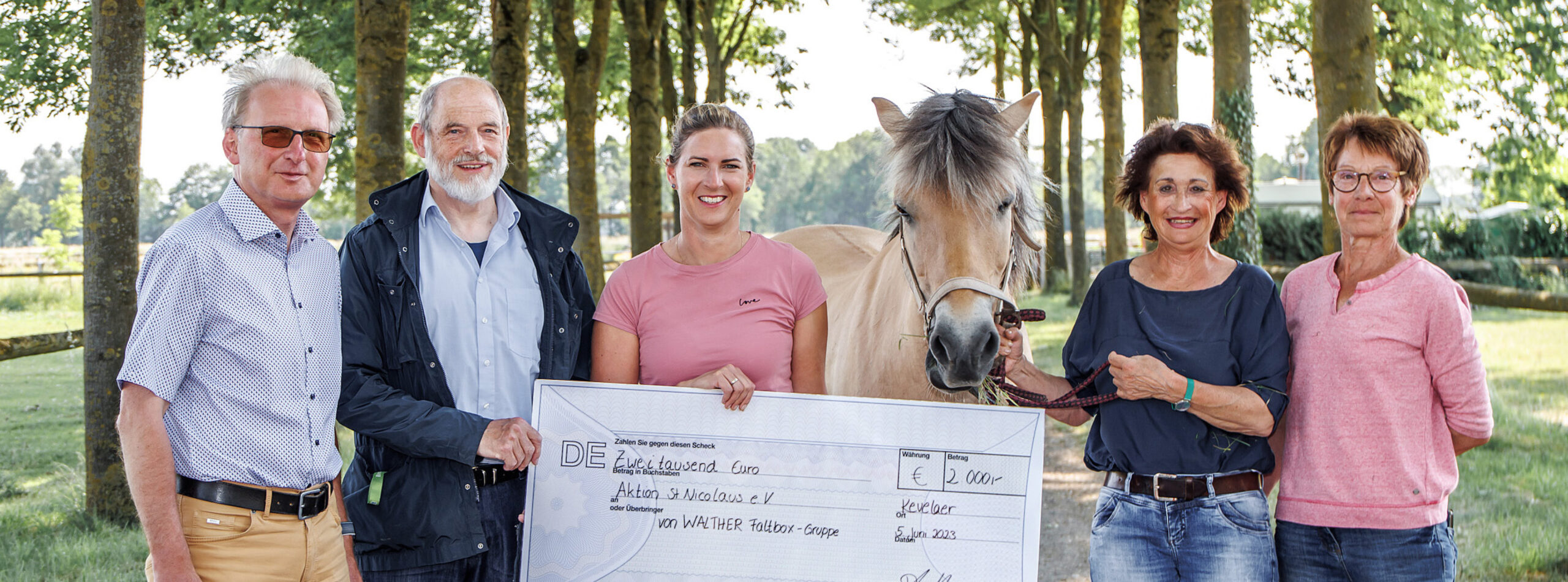 Aktion St. Nicolaus erhält 2.000 Euro von der WALTHER Faltbox-Gruppe