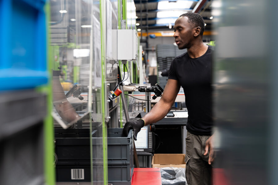 Offene Stelle als Produktionshelfer/in bei der WALTHER Faltbox-Gruppe in Kevelaer