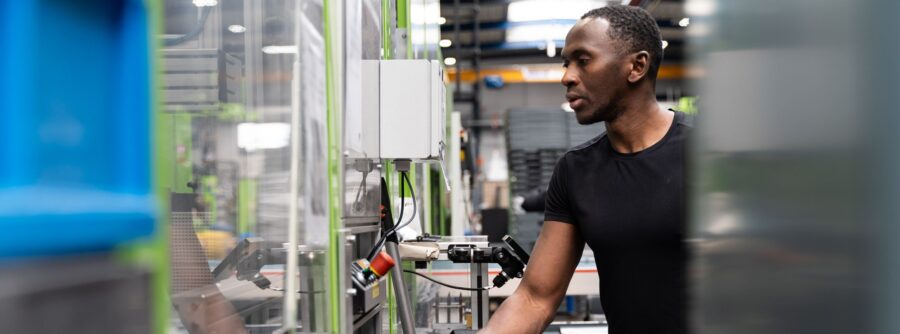 Produktionsmitarbeiter/-in bei der WALTHER Faltbox Group