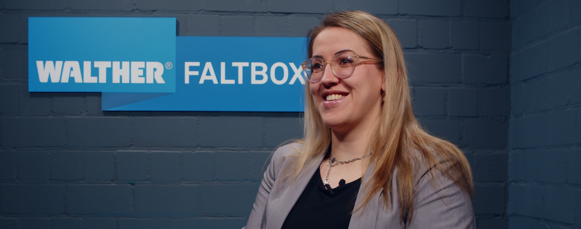 Laura Richert, Sales Team bei WALTHER Faltsysteme